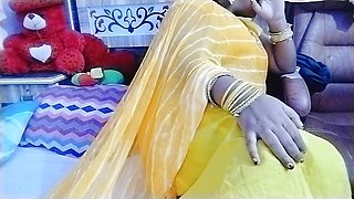 Hot sexy desi village aunty HotGirl21 sexy romance with here boyfriend hotdesixx.