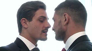 Ready to Play - MENatPLAY