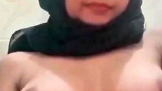 Jilbab Pulang Sekolah Mastrubasi