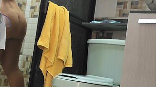 Looking at My Egyptian Stepmom While She Bathes, Real Sex