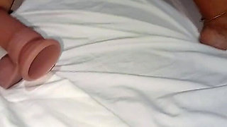 Big Clit and Pussy Playing I Put a Big Dildo in Her While She Plays with Her Clit with a Vibrator