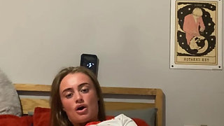 Scottish thick goth fingers her tight pussy