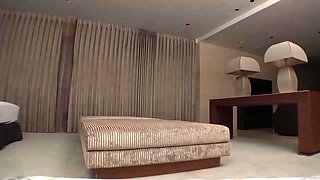 261ara-437　デカチン舐めたり喉奥まで咥えながら手でシゴいたりと夢中でご奉仕し