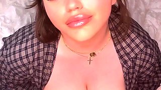 Leann amateur beautiful brunette with big boobs