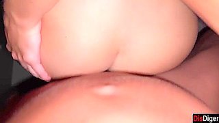 Horny Girl Agreed To Sex In A Nightclub In Toilet