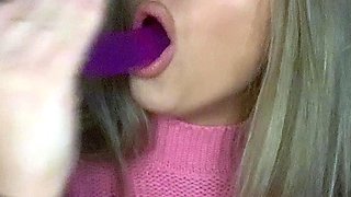 Blonde tight pussy babe solo toy fun in glamour masturbation