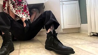 Bored milf housewife in heels and sundress fucks handyman