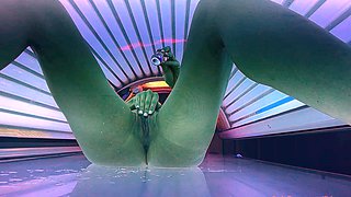 Bryce Adams - Squirting In The Tanning Bed