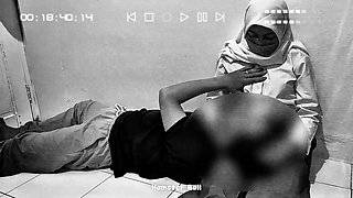 Damn! Caught on Video Malay High College Student Gets Handjob in Classroom