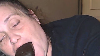 Step Mom Gives Her Favorite Step Son an Amazing Gumjob