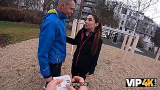 Vip4k. sexy athlete sakura hell screws a stranger in a car in front of her boyfriend