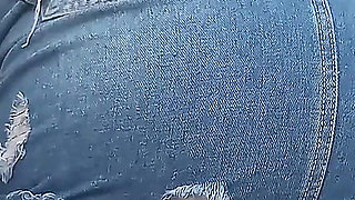Desperate for a Wee in Short Skirt Pissing Outdoors