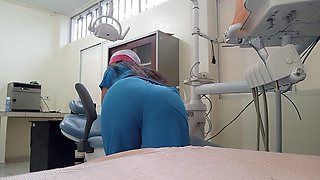 Dental Student Masturbates in the Doctor's Office