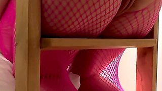 Hot Curvy Girl in Pink Fishnet Stuck to Be Fucked - Projectfundiary