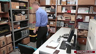 Sneaky thief fucks officers to get free