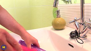 Grandma In Sexy Red Stockings Going Naked In The Shower