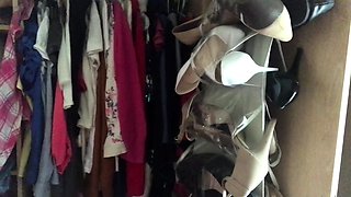 Milf babe loves masturbating