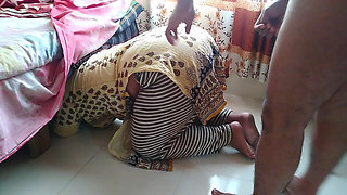 Desi big assed daughter in law got stuck while cleaning under the bed, then father in law fucked her ass hard