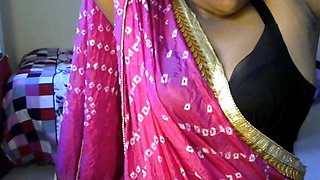 Hot desi young girl in the thirst of sex shows her boobs by opening her bra naked.