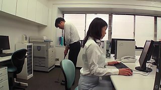 Working MILF - the of a Confident, Mature Working Woman Is Undeniable