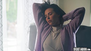 Kira Noir nailed hottie big bootie lesbian