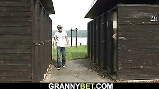 Glamour courtesan - outdoor sex - Granny Bet