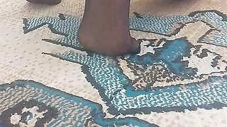 Horny mature carpet wiping black nylons