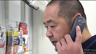 Honjo Yuka, a postpartum mom, attacked by convenience store manager, and cums instantly