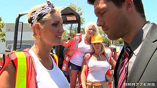 Cat Calling Cooch With Ramon Nomar, Zoey Holiday - Brazzers
