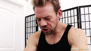 A Regal Rub Down With Erik Everhard, Courtney Cummz - Brazzers