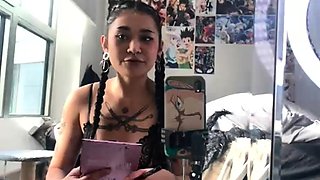 Amateur czech teen in her first toy induced orgasm