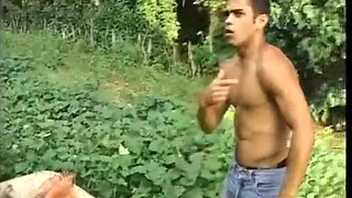 Hot little boss moaning and cumming giving the cusinho