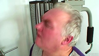 Horny teen and old fart sex mind-blowing video