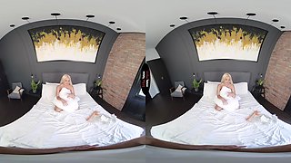 Lisi Kitty VR Porn: Work That Ass - VirtualTaboo