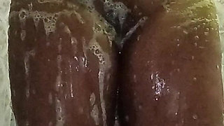 Pussy Shaving and Hot Bathing