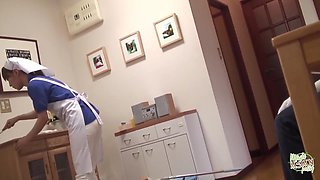 Lucky Man And Rina Koda - Even If He Has A Broken Arm, This Knows How To Properly A Nurse