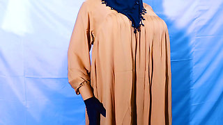 Indian beautiful hijabi muslim sexy bhabhi having sex with neighbor inside the room