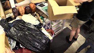 Amateur fetish big booty bitch riding with her bum