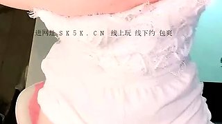 Naughty Japanese babe Ayaka Tomoda masturbates