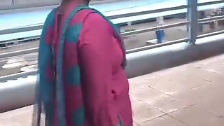 Train Toilet Vali Bhabhi Desi Bhabhi Ko Desi Ladke Ne Zam Kar Choda