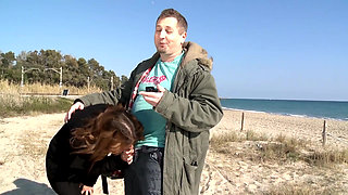 Amateur brunette outdoor fucked on the beach