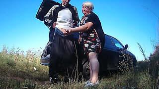My Girlfriend Holds My Dick While I Pee and Then Gives Me a Blowjob in Outdoor