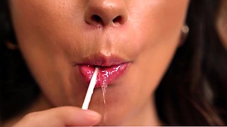 Charlotte likes sloppy and wet blowjobs