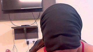 Indian Girl in Saree - Very Passionately Sucking Thick cock of her boyfriend in hotel room