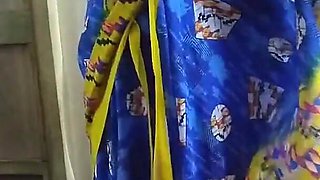 Busty Aunty Exposed the Saree