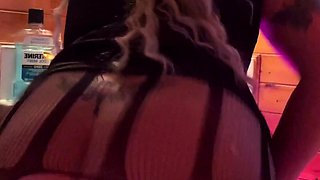 amateur little izzi flashing ass on live webcam