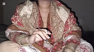 Pakistani Hira Butt Comes Home to Get Fucked