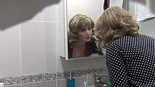 Wife called neighbor in kitchen fix kettle when husband is away. He fucked pussy doggystyle on bed in bedroom and cumshot