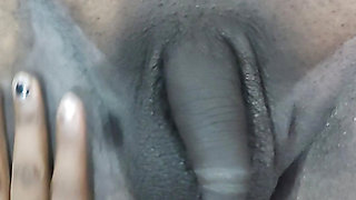Sexy bhojpuri bhabhi handjob to her boyfriend with full romantic mood