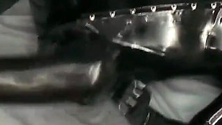 English MILF Lisa - Shining My Latex Catsuit
